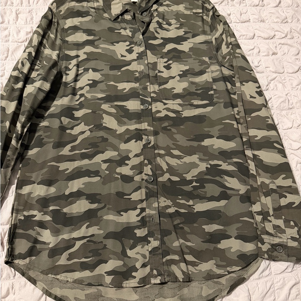 beachlunchlounge Olive & Khaki Camo Button-Up Shirt Medium